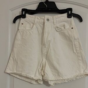 Zara Classic White Women's Mom Shorts